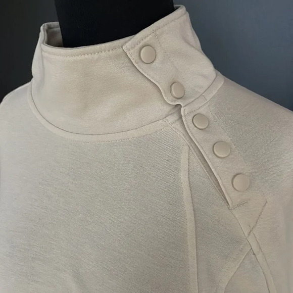 Ultimate Terrain light tan rubber snap shoulder/collar lightweight sweatshirt. M - Picture 2 of 6